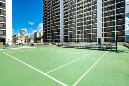 Light & Airy 8Th Floor Ocean View Condo With Lanai Condo Honolulu Extérieur photo