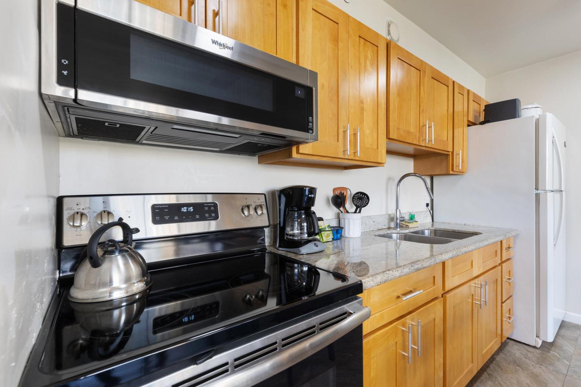 Light & Airy 8Th Floor Ocean View Condo With Lanai Condo Honolulu Extérieur photo